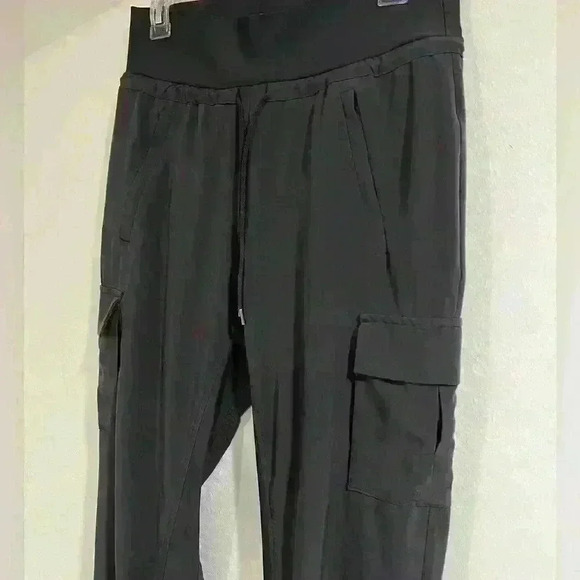 Athleta Joggers grey size 2 with stretch, drawstring and pockets - Picture 5 of 5